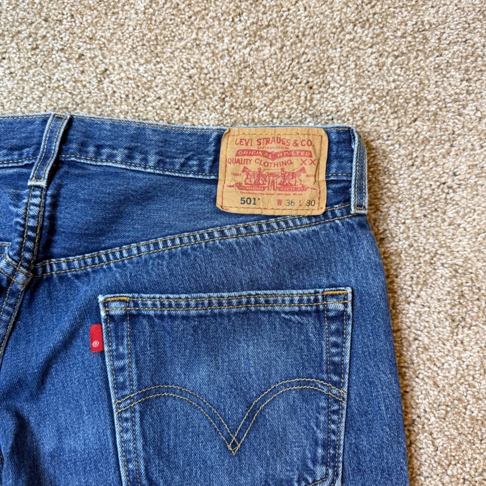 Levi's 501 Jeans Mens 36x30 Blue Vintage Original Fit Straight Leg Denim - Picture 10 of 12